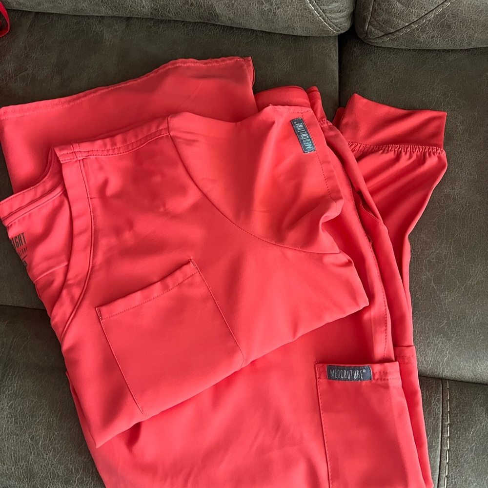 Med Couture Coral Scrub Set